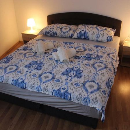 Apartments Anicic Coric Omisalj Ngoại thất bức ảnh